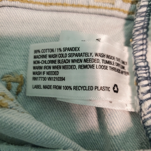 NWT Universal Thread Vintage Midi Light Blue Denim Shorts 6/28R - Picture 5 of 7